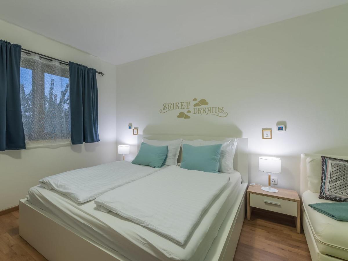 Holiday Home Villa Joy By Interhome Novigrad Istria Eksteriør bilde