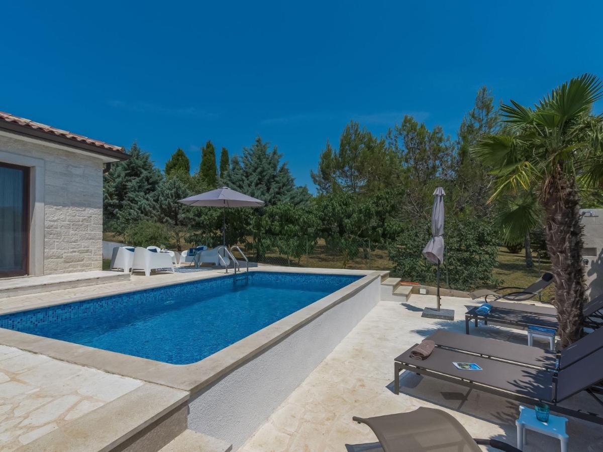 Holiday Home Villa Joy By Interhome Novigrad Istria Eksteriør bilde